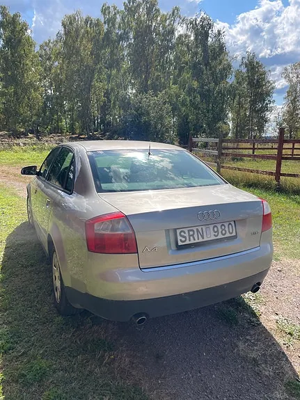 Audi A4 2002 photo 2