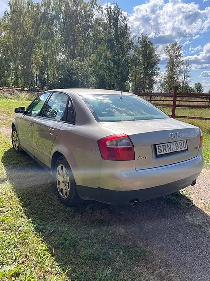 Audi A4 2002 photo 4