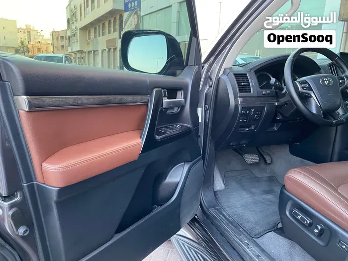 Toyota Land Cruiser 2020 photo 3