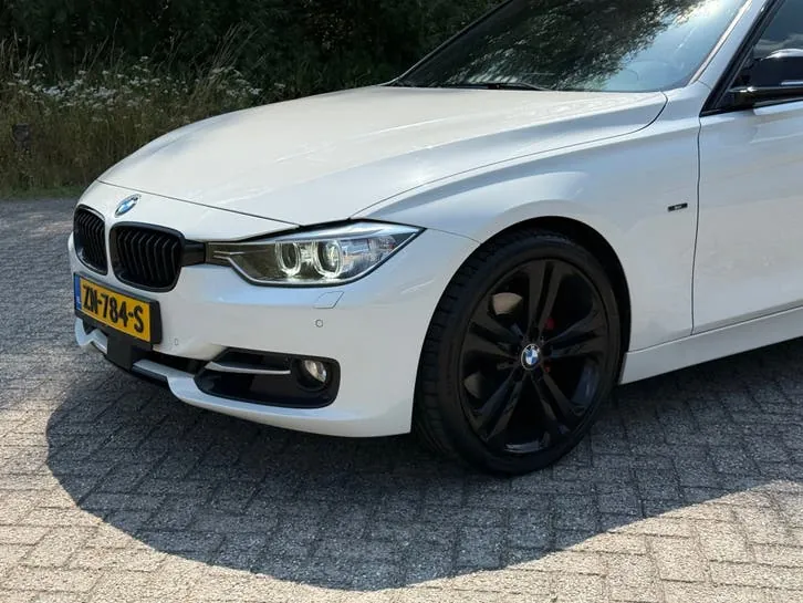 BMW 3 Series 2014 photo 2