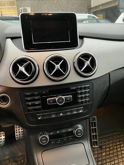 Mercedes-Benz B180 2012 photo 5