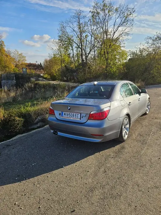BMW 5 Series 2004 photo 2