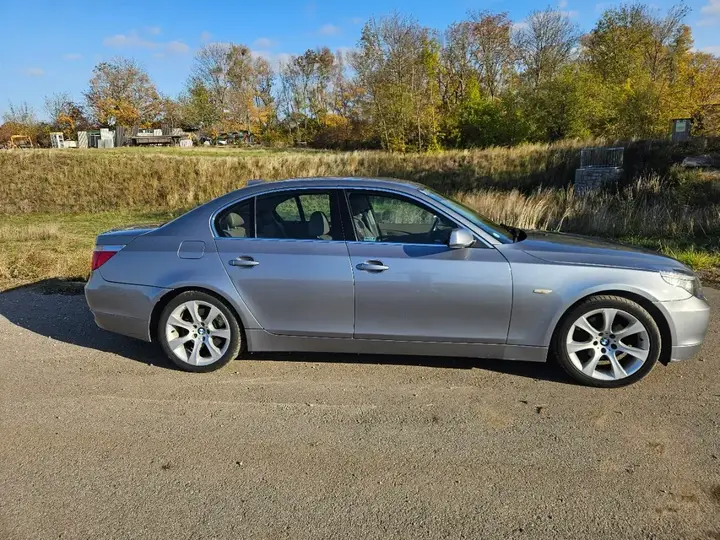 BMW 5 Series 2004 photo 3