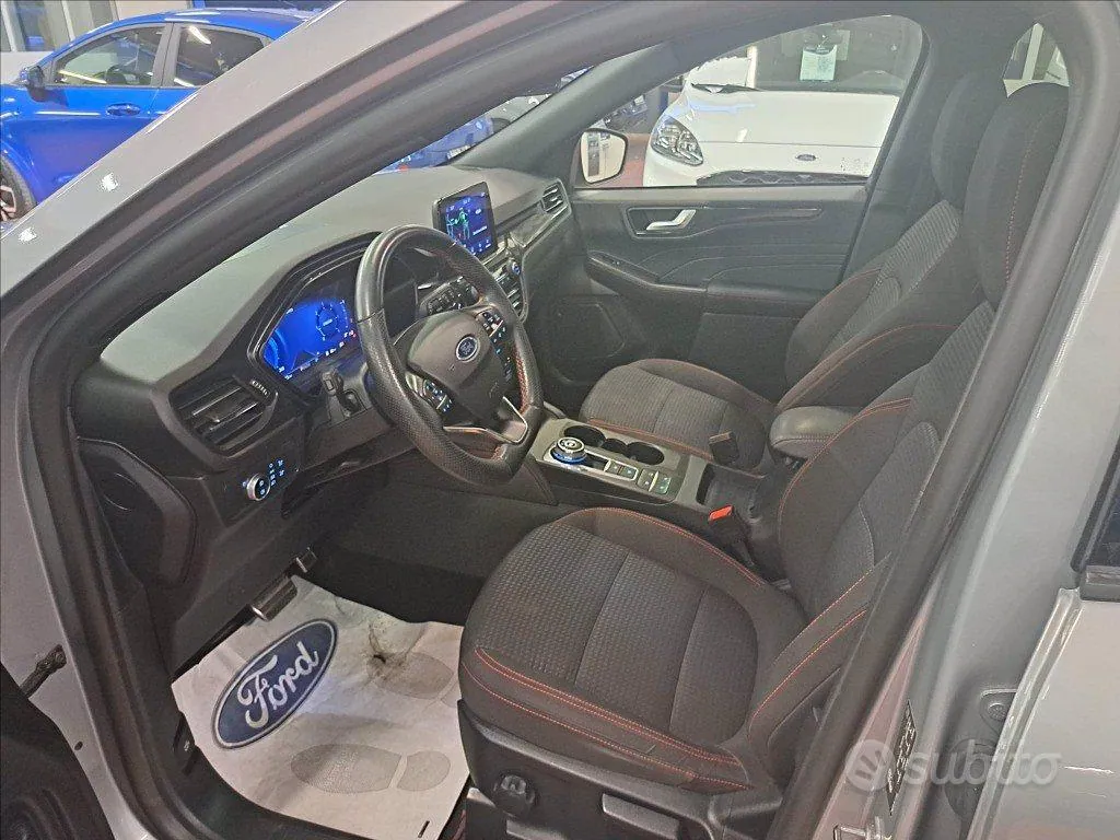 Ford Kuga 2023 photo 2