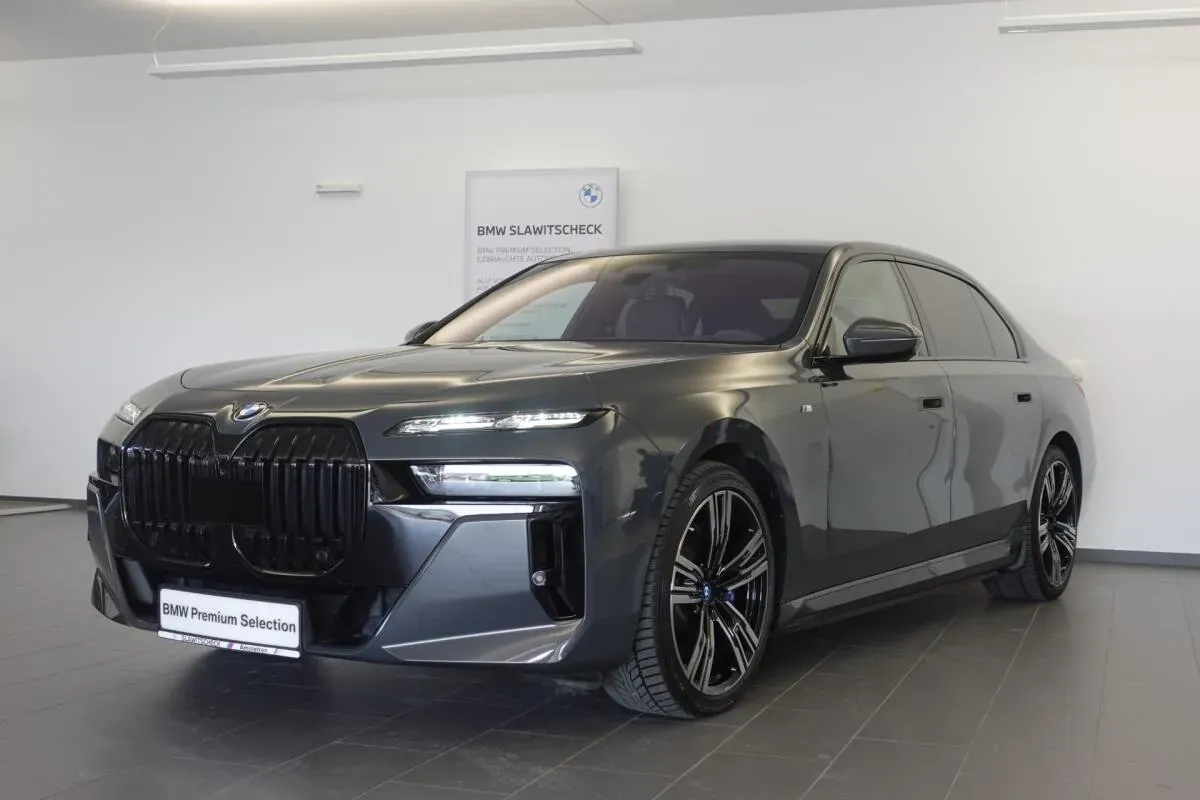 BMW I7