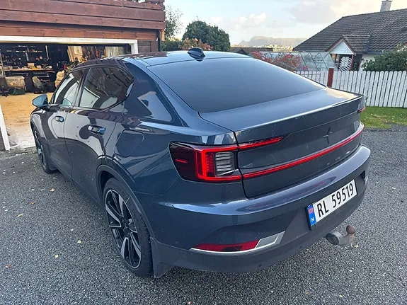 Polestar 2 2022 photo 2