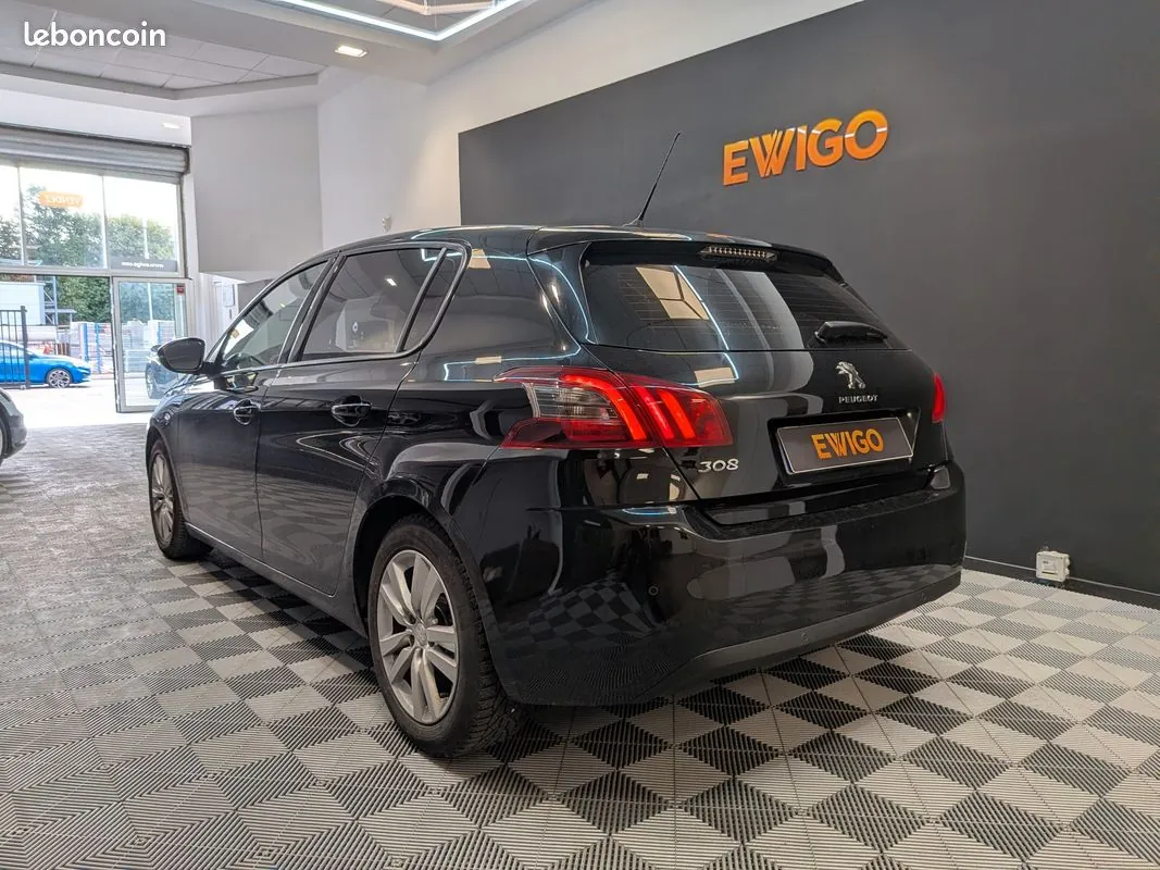 Peugeot 308 2019 photo 2