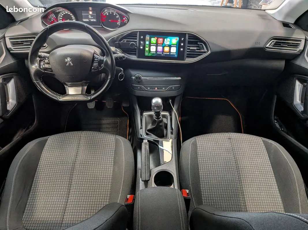 Peugeot 308 2019 photo 3
