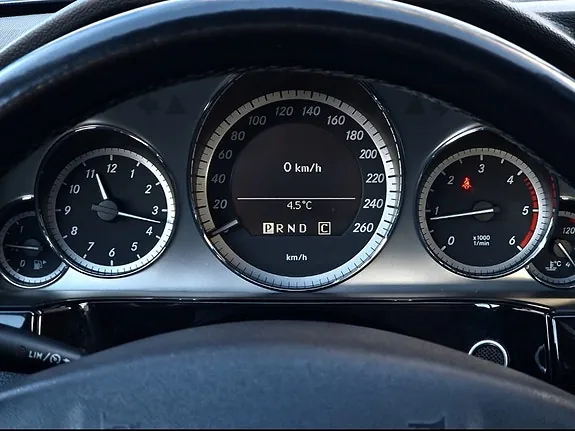 Mercedes-Benz E200C 2010 photo 3