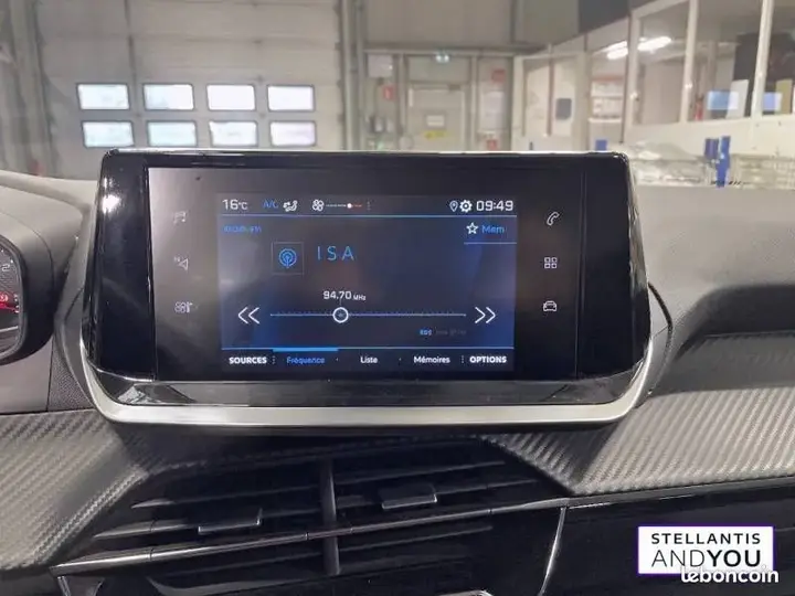 Peugeot 208 2022 photo 4