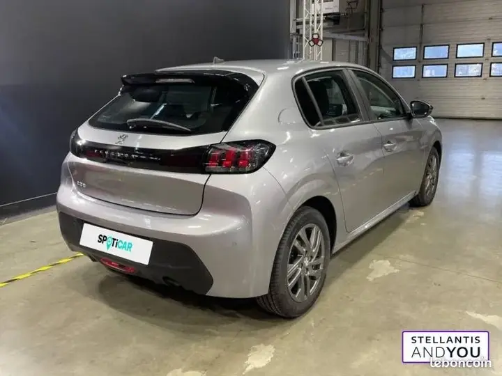 Peugeot 208 2022 photo 3