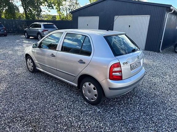 Skoda Fabia 2002 photo 2