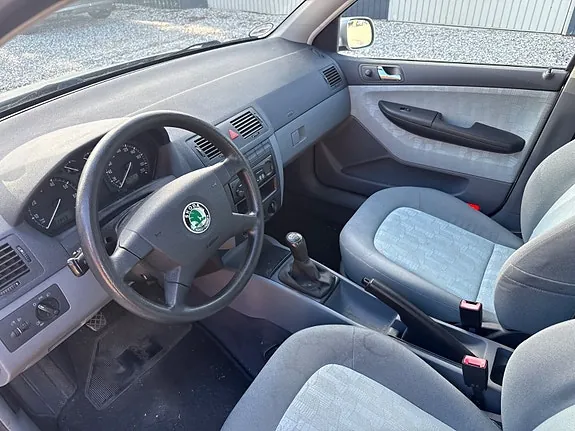 Skoda Fabia 2002 photo 3