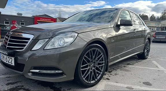 Mercedes-Benz E200 2011 photo 3