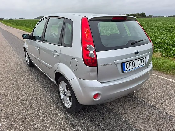 Ford Fiesta 2007 photo 3