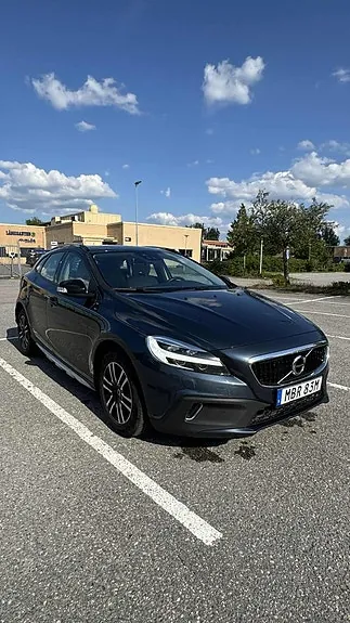 Volvo V40 Cross Country 2019 photo 2