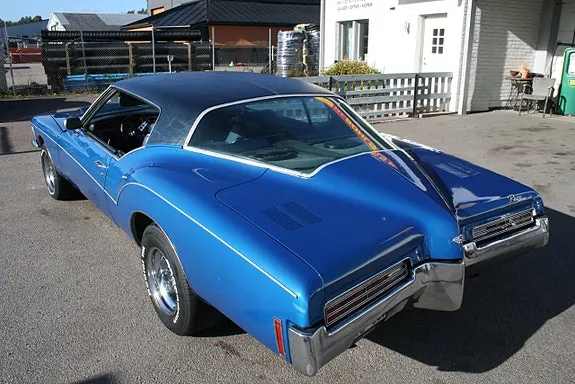 Buick Riviera 1971 photo 2