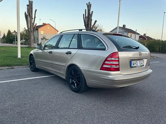 Mercedes-Benz C180 2005 photo 3