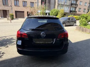 Opel Astra 2012 photo 3