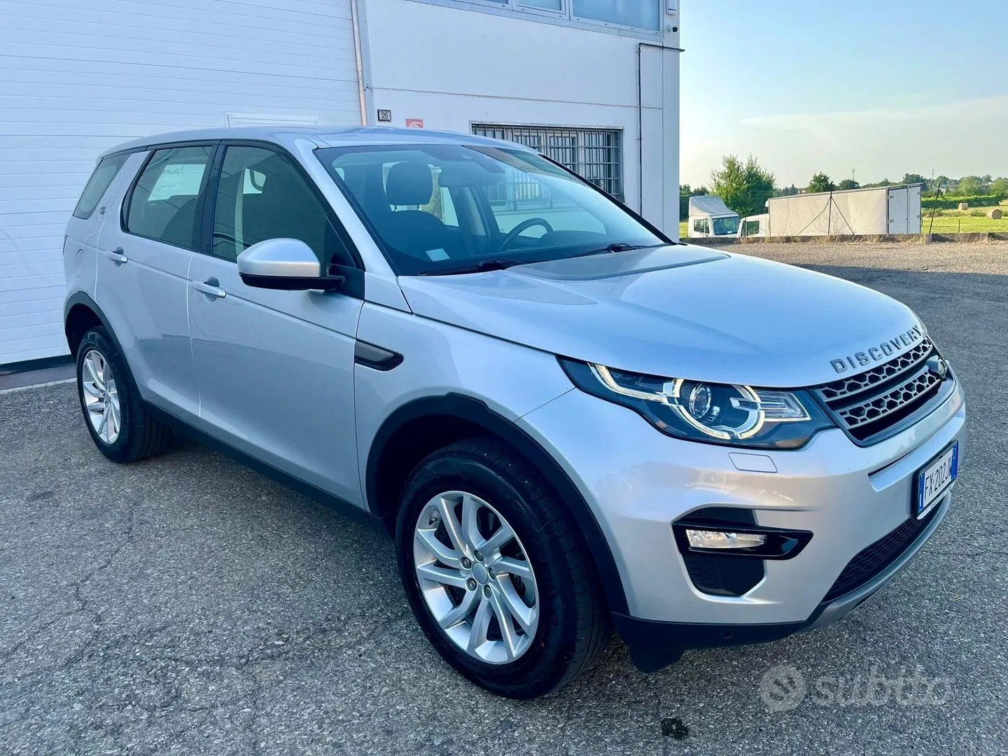 Land Rover Discovery Sport 2019 photo 3