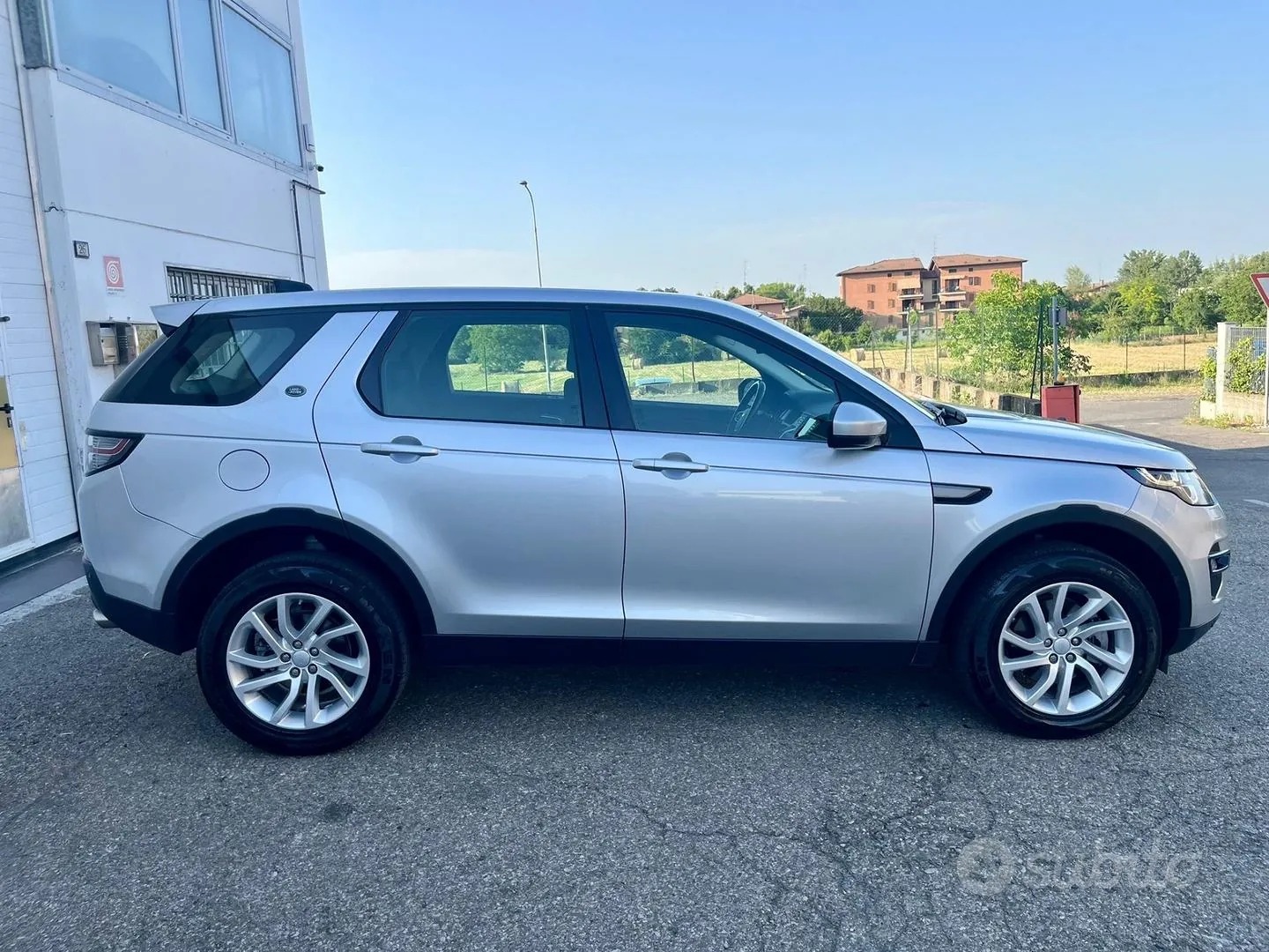 Land Rover Discovery Sport 2019 photo 4