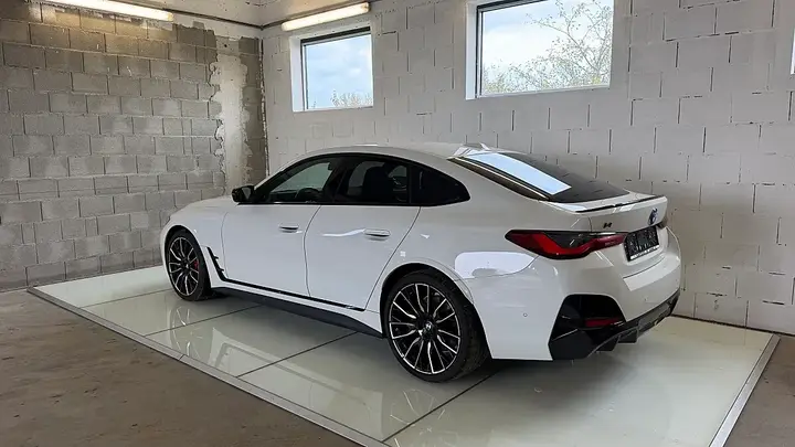 BMW I4 2022 photo 3