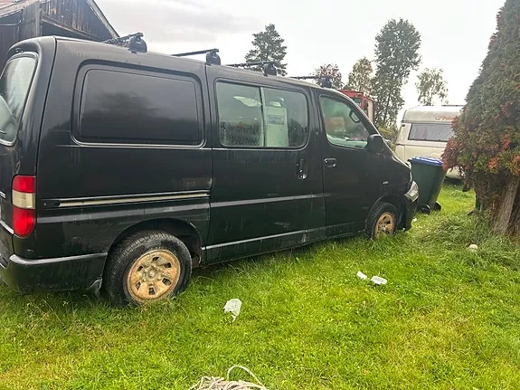 Toyota Hiace 2009 photo 2