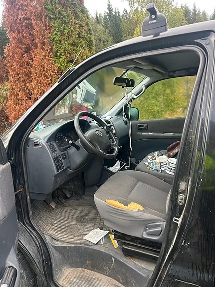 Toyota Hiace 2009 photo 3