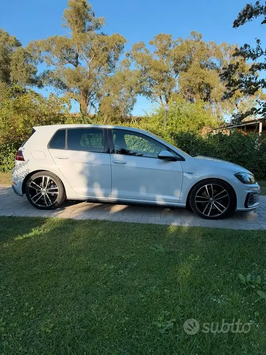 Volkswagen Golf 2018 photo 4