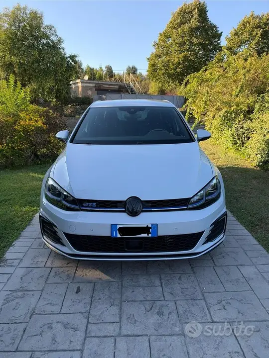 Volkswagen Golf 2018 photo 2