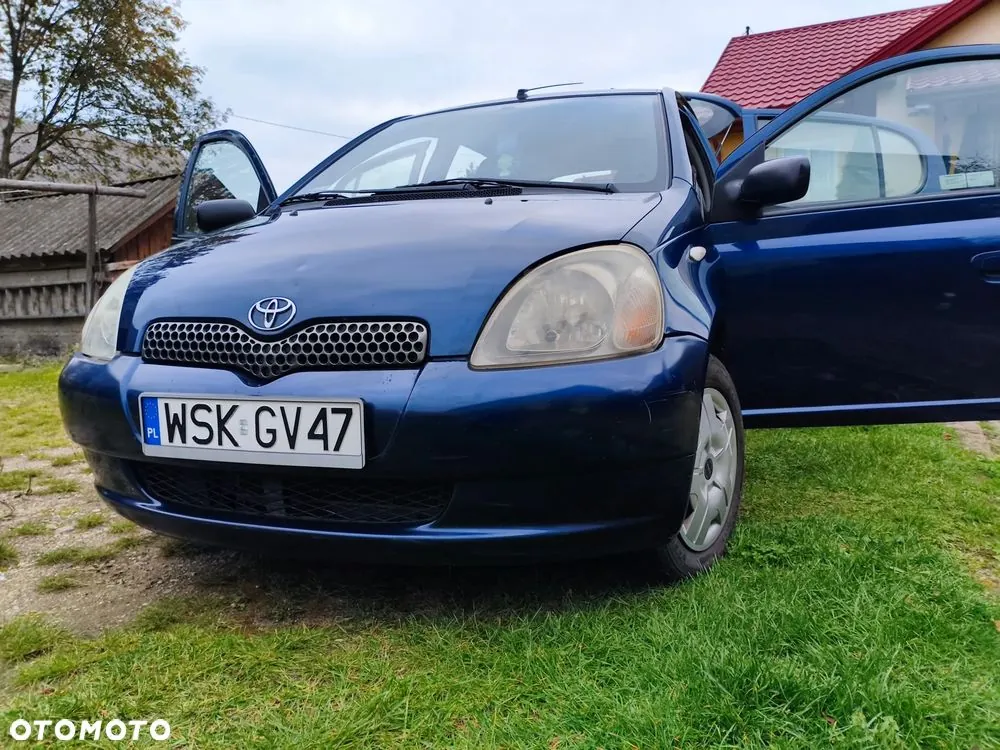 Toyota Yaris 2002 photo 2