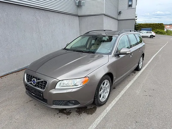 Volvo V70 2010 photo 2