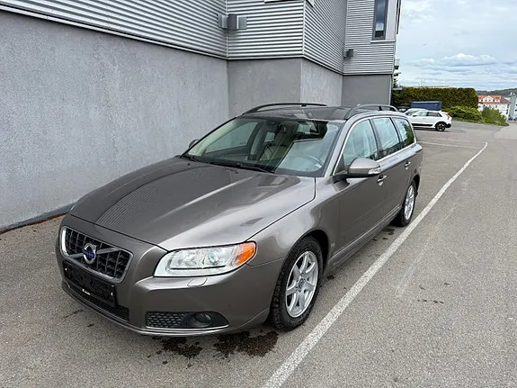 Volvo V70 2010 photo 4