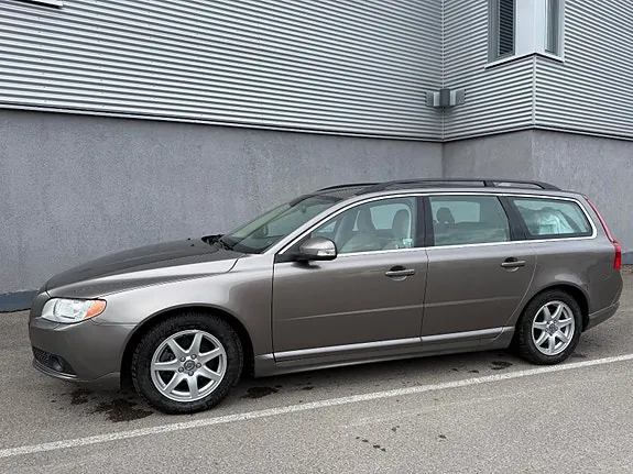 Volvo V70 2010 photo 3