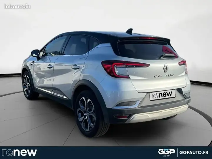 Renault Captur 2023 photo 3