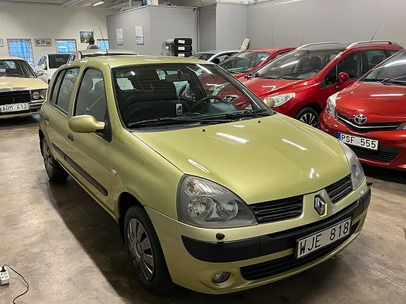 Renault Clio 2005 photo 2