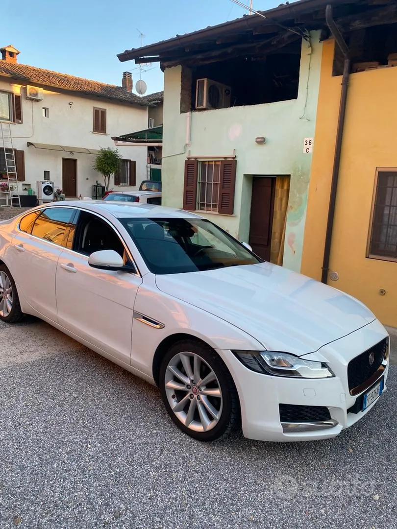 Jaguar Xf 2016 photo 4