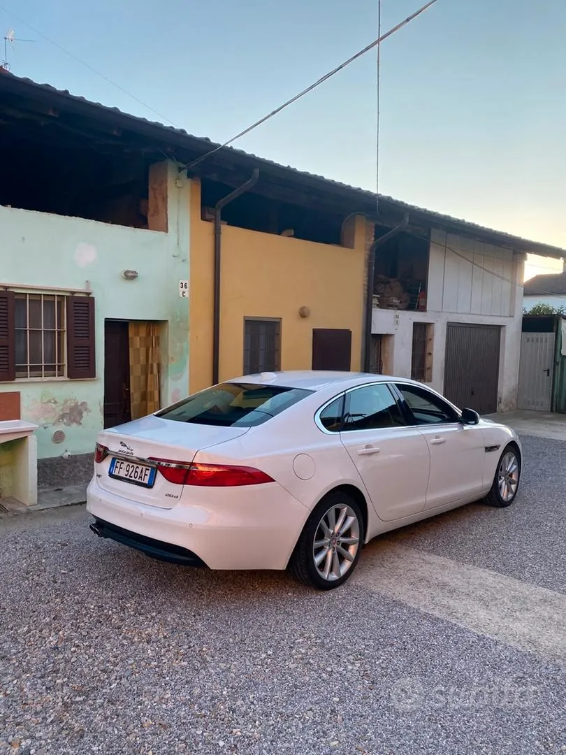 Jaguar Xf 2016 photo 5