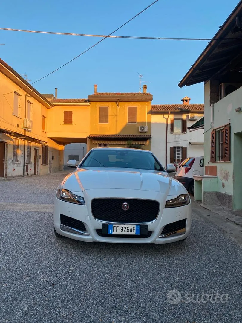Jaguar Xf 2016 photo 3