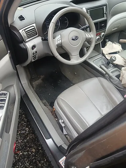 Subaru Forester 2010 photo 2