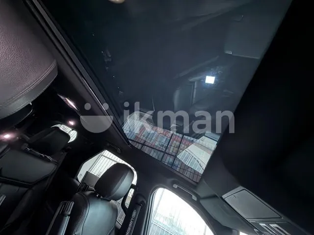 Land Rover Discovery 2019 photo 3