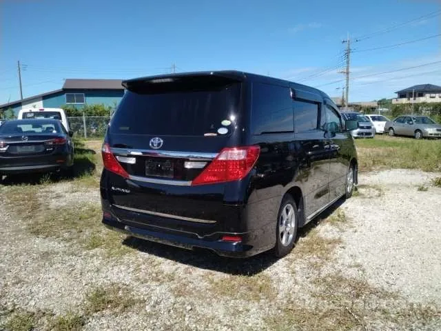 Toyota Alphard 2013 photo 4