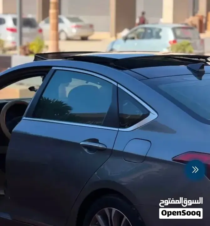 Genesis G80 2016 photo 4