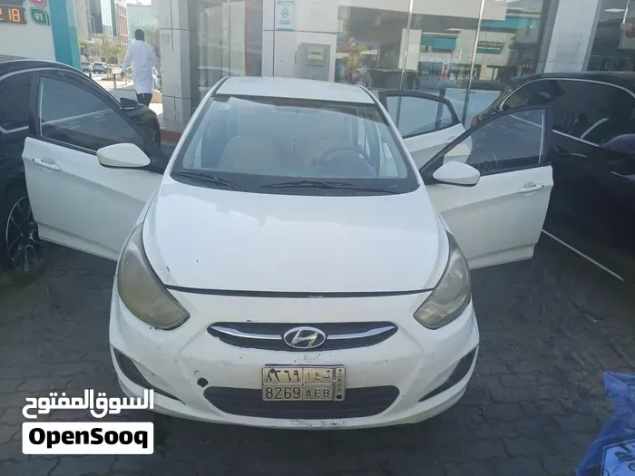Hyundai Accent 2012 photo 5