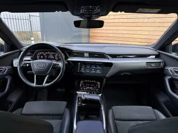 Audi Q8 E-Tron Sportback Quattro S Edition 2023 photo 3