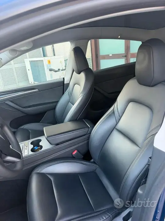 Tesla Model Y 2023 photo 4