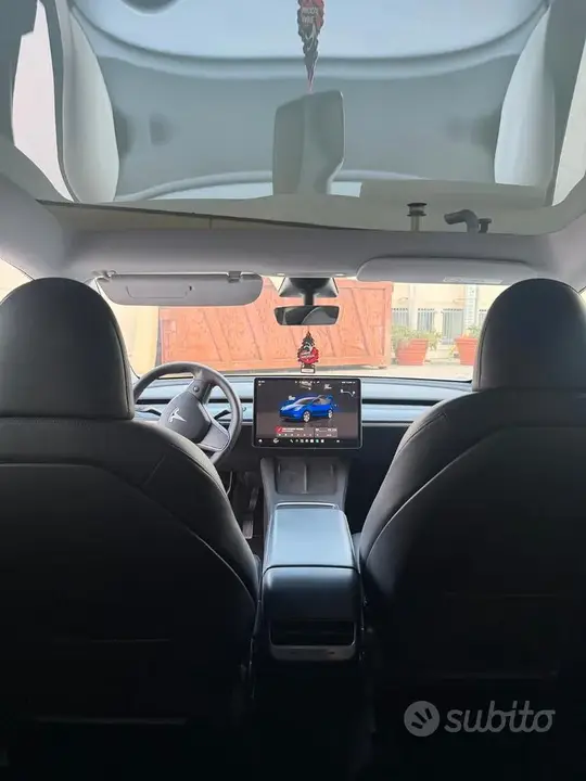Tesla Model Y 2023 photo 3