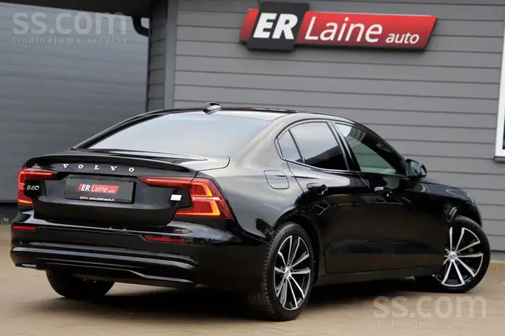 Volvo S60 2022 photo 3