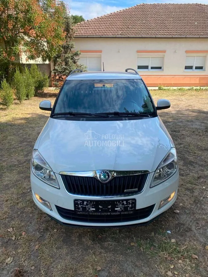 Skoda Fabia 2011 photo 3
