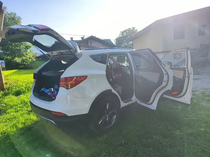 Hyundai Santa Fe 2014 photo 3